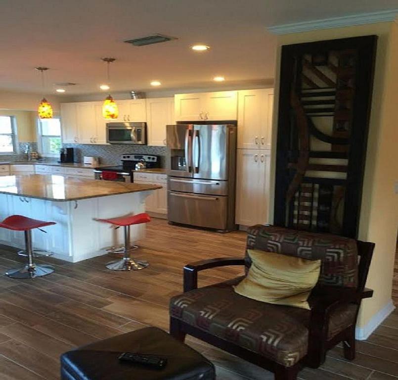 Spacious Beach House Unit,Beautifully Furnished 2 Bed 2Bath./2Min.Walk To Beach Clearwater Beach Dış mekan fotoğraf